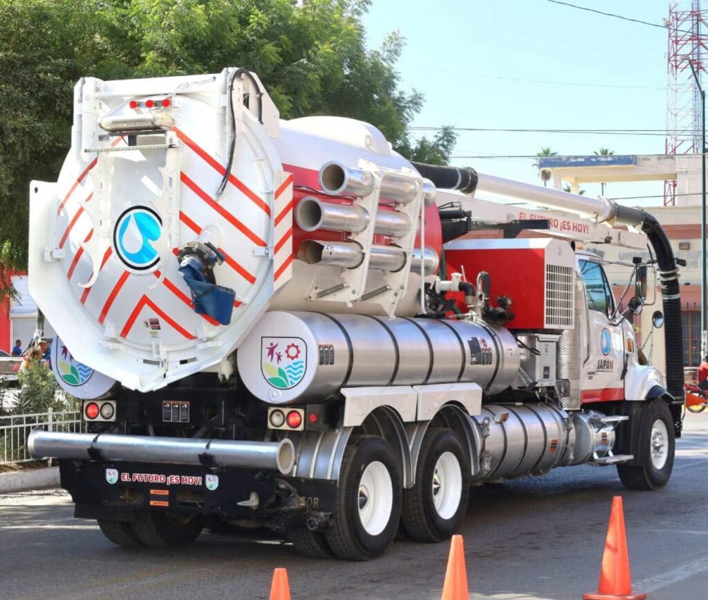 Autoridades de Navolato impulsan mejoras en servicios públicos, drenaje y programa de becas
