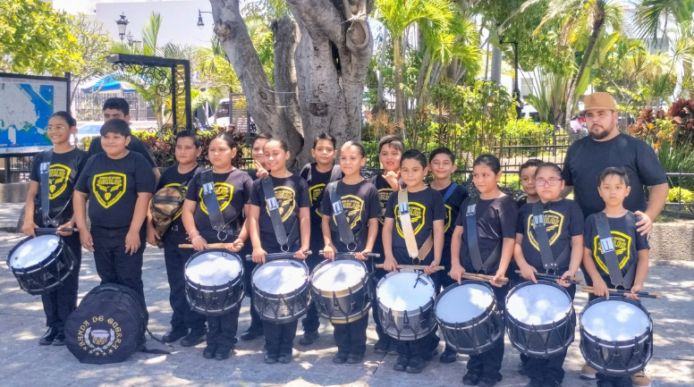 Banda de guerra de la primaria Graciano Sánchez