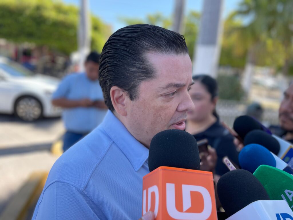 Bernardo Cárdenas Soto presentó este día su renuncia voluntaria al cargo que ocupaba como director de Servicios Públicos en Ahome