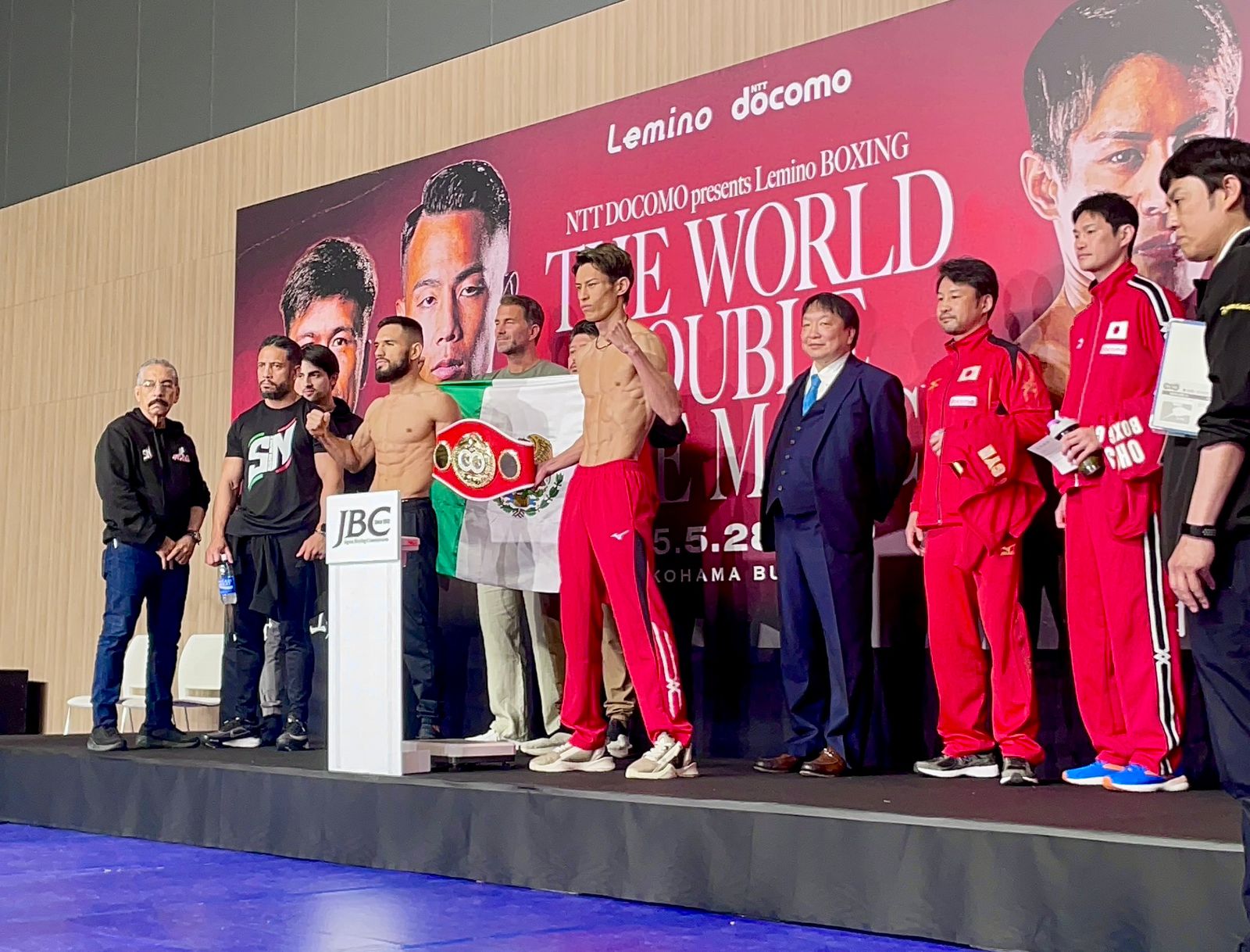 Eduardo Núñez y Masanori Rikiishi