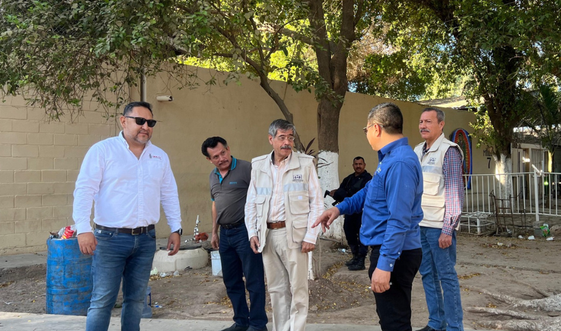Óscar Loza Ochoa recorre por las instalaciones del penal de Aguaruto
