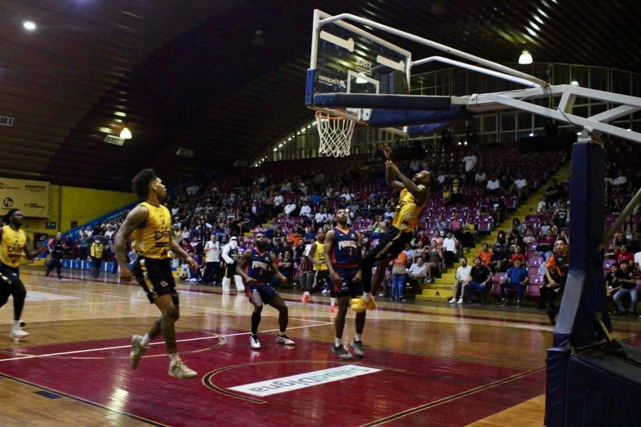 Caballeros vence a Pioneros de Los Mochis