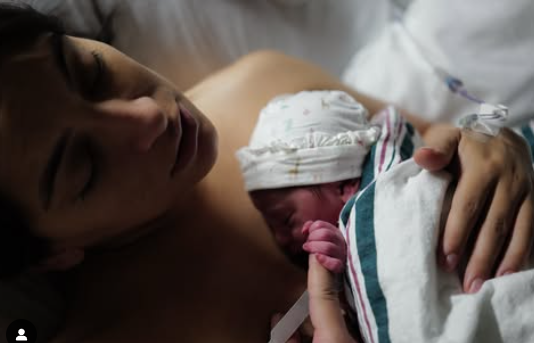 Ana Brenda Contreras celebra el nacimiento de su hija Aria tras un camino de esperanza