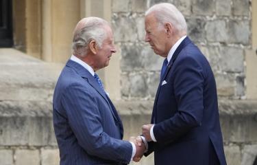 Carlos III envía mensaje privado a Joe Biden tras revelarse su cáncer