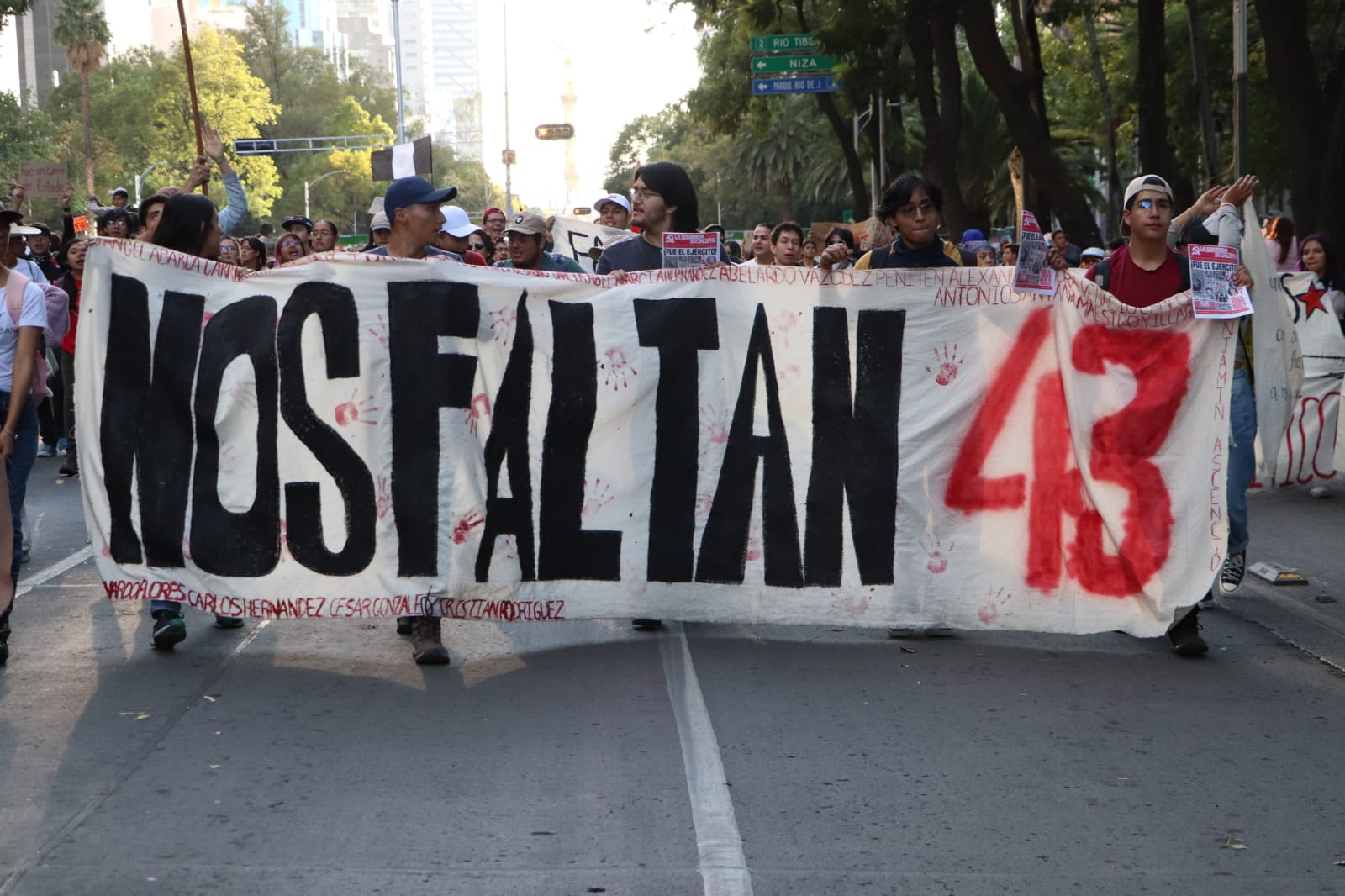 Caso Ayotzinapa: Padres de los 43 normalistas anuncian reunión con Claudia Sheinbaum