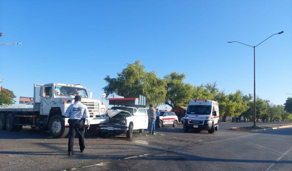 Agentes de Tránsito en el lugar de los hechos.
