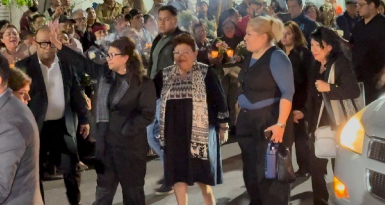 Clara Brugada asiste al velorio de sus colaboradores asesinados