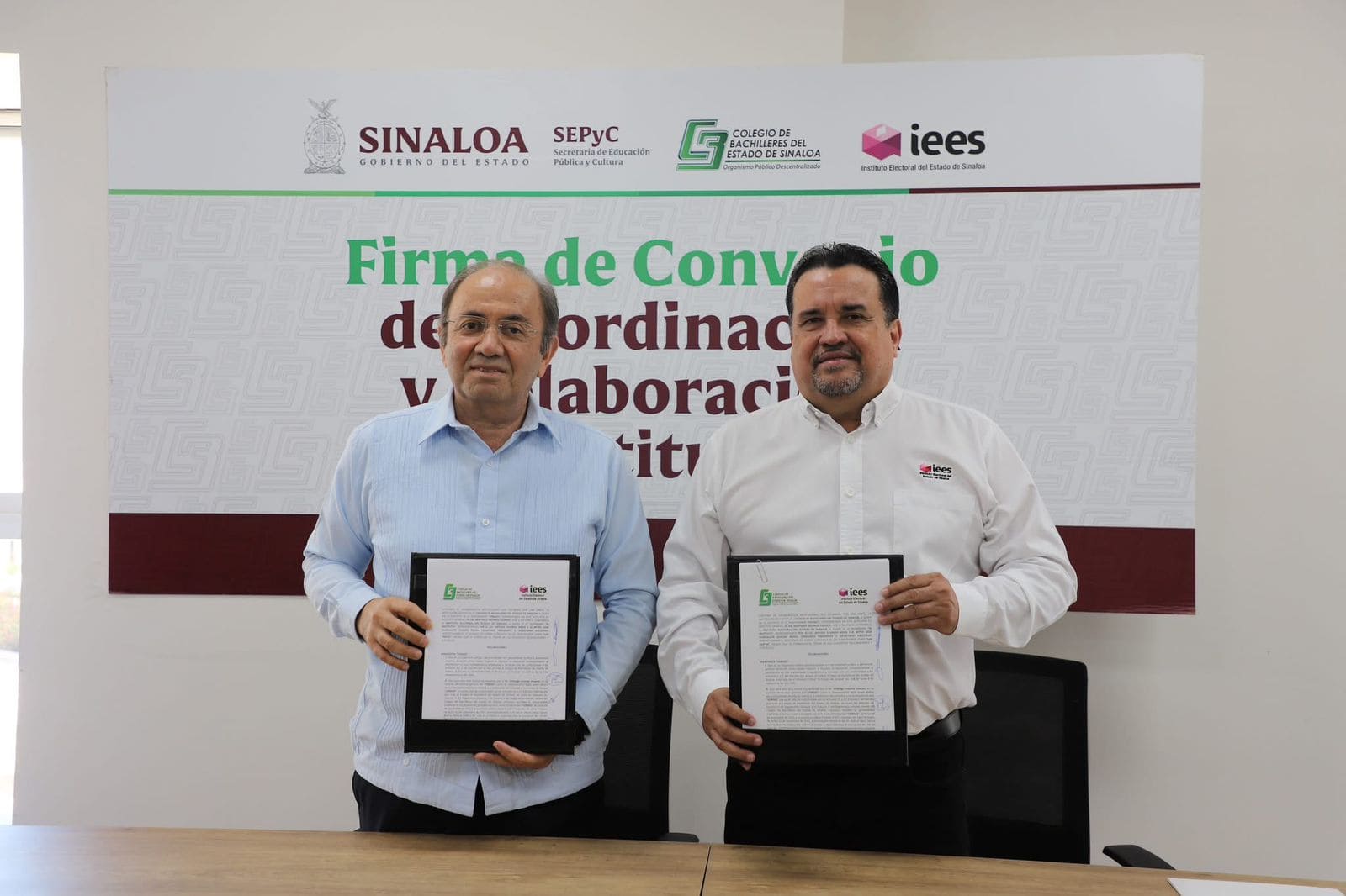Cobaes e IEES firman convenio para fortalecer la cultura democrática en alumnos
