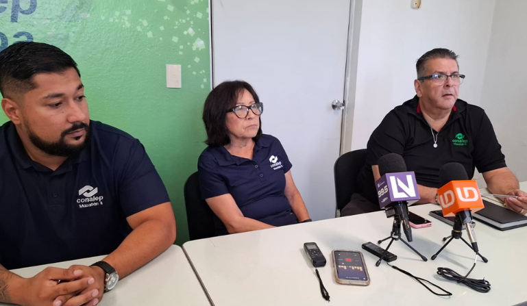 Directivo de Conalep Plantel Mazatlán II