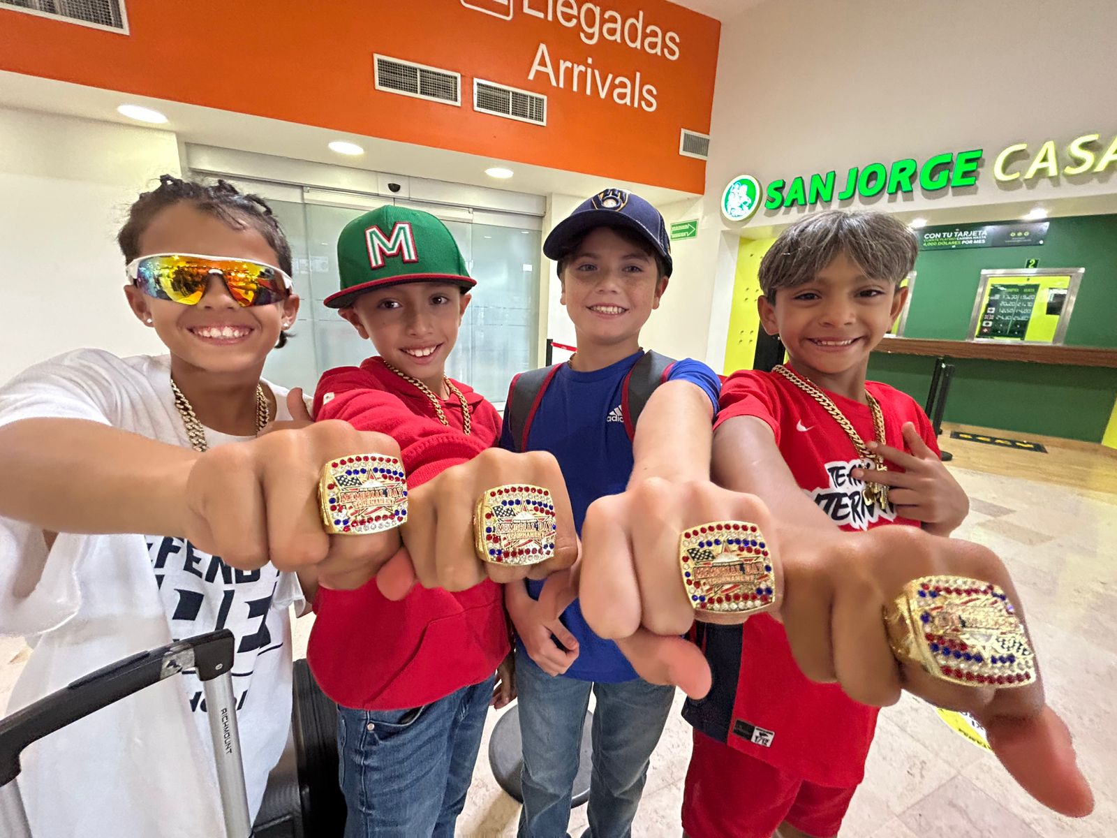 Demuestran peloteros mazatlecos su gran talento tras ser campeones internacionales