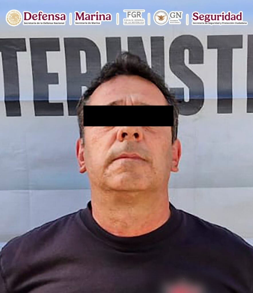Jesús, detenido en la colonia La Campiña, Culiacán.