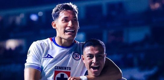 Doblete de Andrés Montaño guía a Cruz Azul para domar a La Fiera