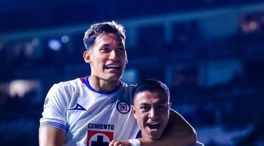 Doblete de Andrés Montaño guía a Cruz Azul para domar a La Fiera