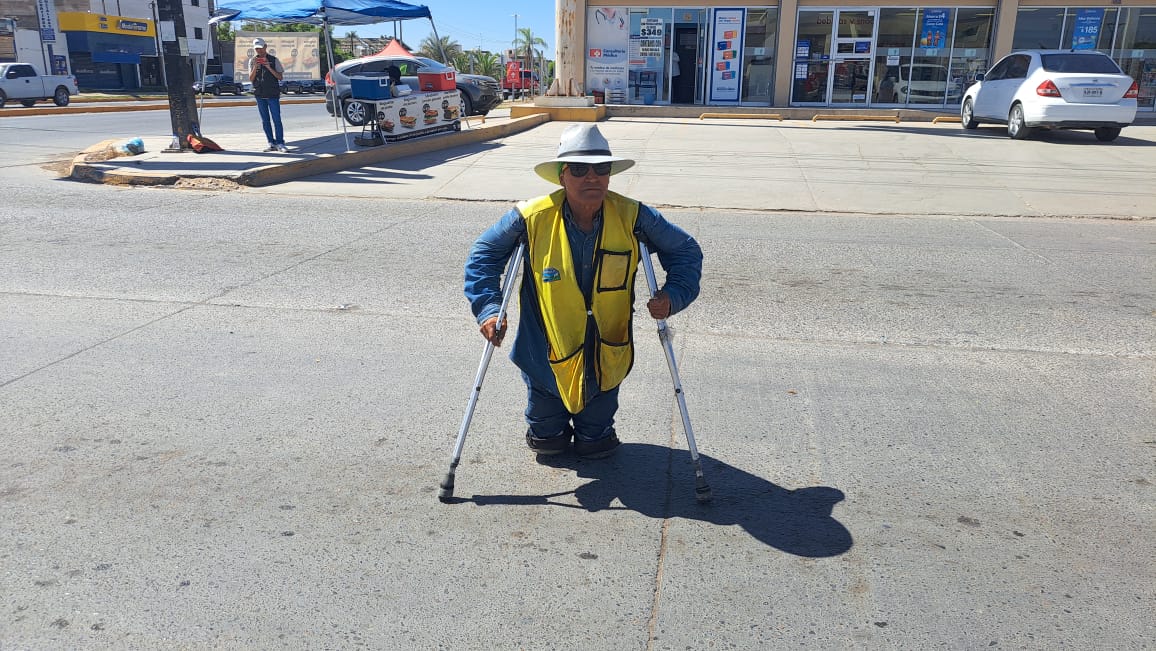 Don Bernardo desafía el sol extremo