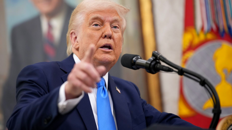 Trump advierte sanciones secundarias a países que compren petróleo de Irán