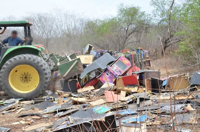 Destrucción de material asegurado.