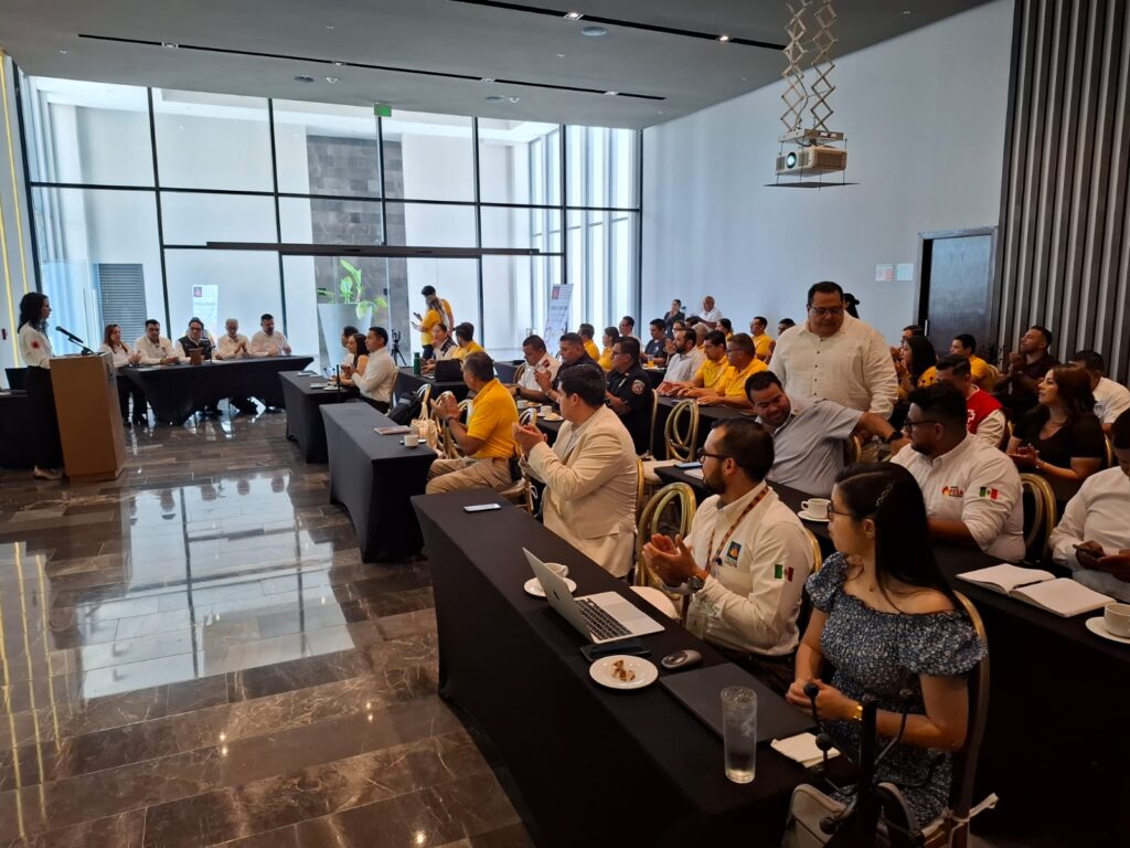 Elementos de Protección Civil, Cruz Roja y Bomberos Mazatlán se actualizan en prevención y auxilio