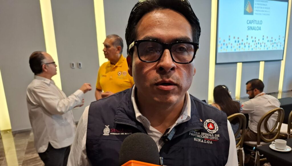 Elementos de Protección Civil, Cruz Roja y Bomberos Mazatlán se actualizan en prevención y auxilio