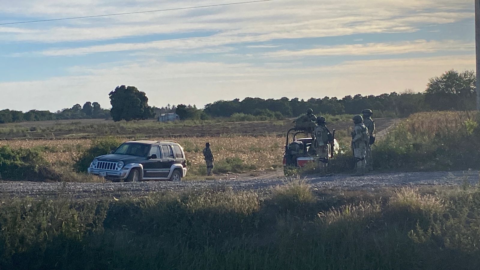 Enfrentamiento entre civiles armados y militares