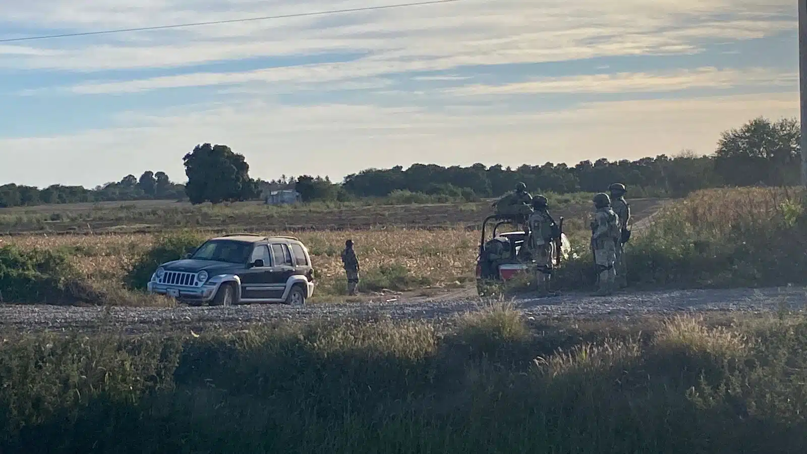 Enfrentamiento entre civiles armados y militares