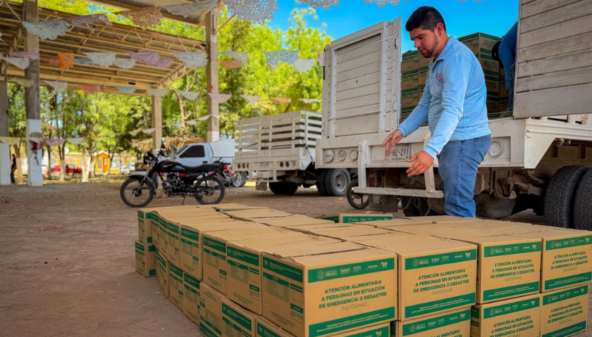 DIF El Fuerte entrega apoyos alimentarios
