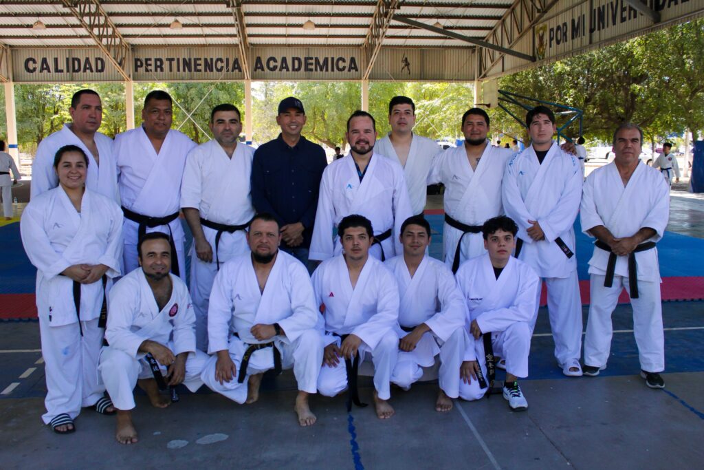 Equipo de karatecas de Ahome