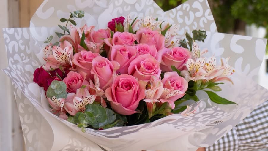 Rosas rojas y surtidas, las favoritas para decir “te quiero, mamá”