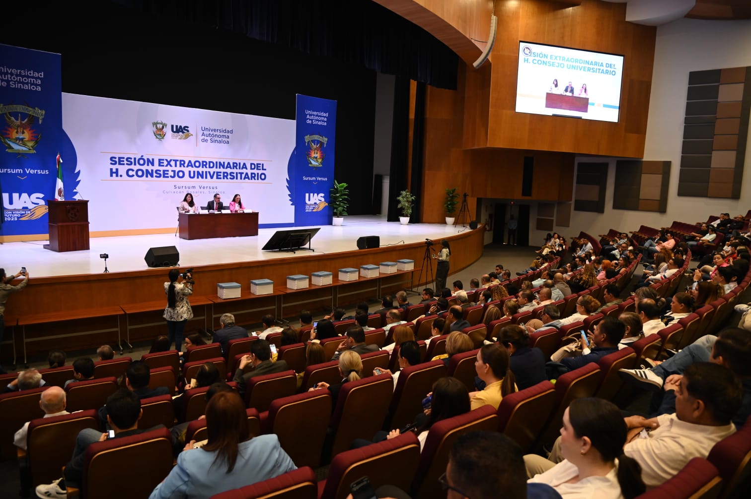 Fueron electos este jueves en sesión extraordinaria del Consejo Universitario se comprometieron a seguir impulsando el crecimiento académico