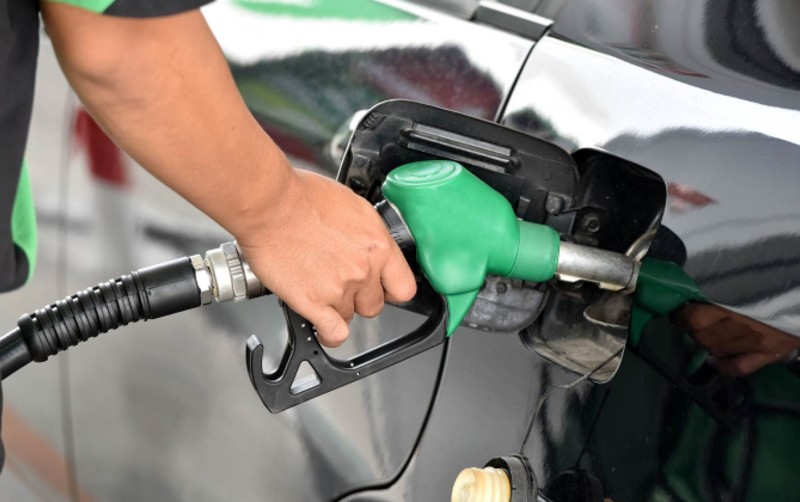 Cargando combustible