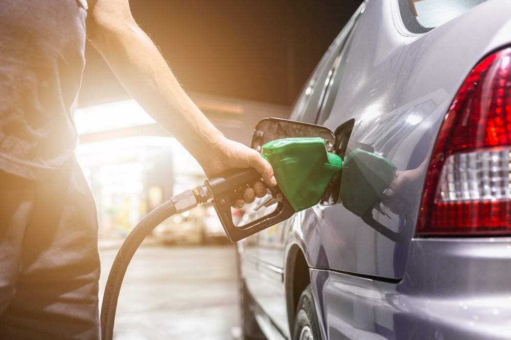 Carga de gasolina.