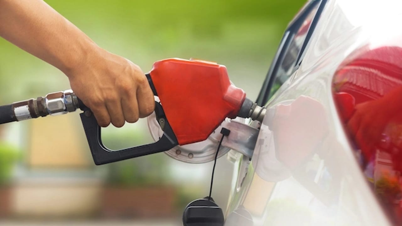 Carga de gasolina.