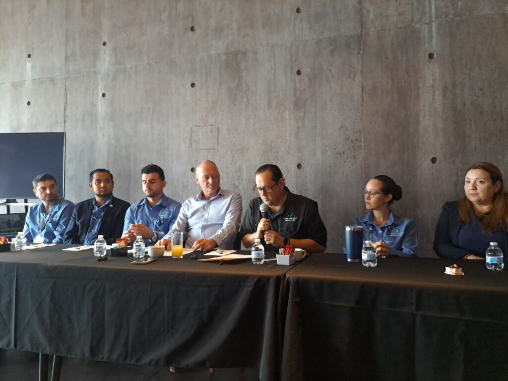Conferencia de prensa para anunciar las promociones en el Gran Acuario Mazatlán Mar de Cortés.