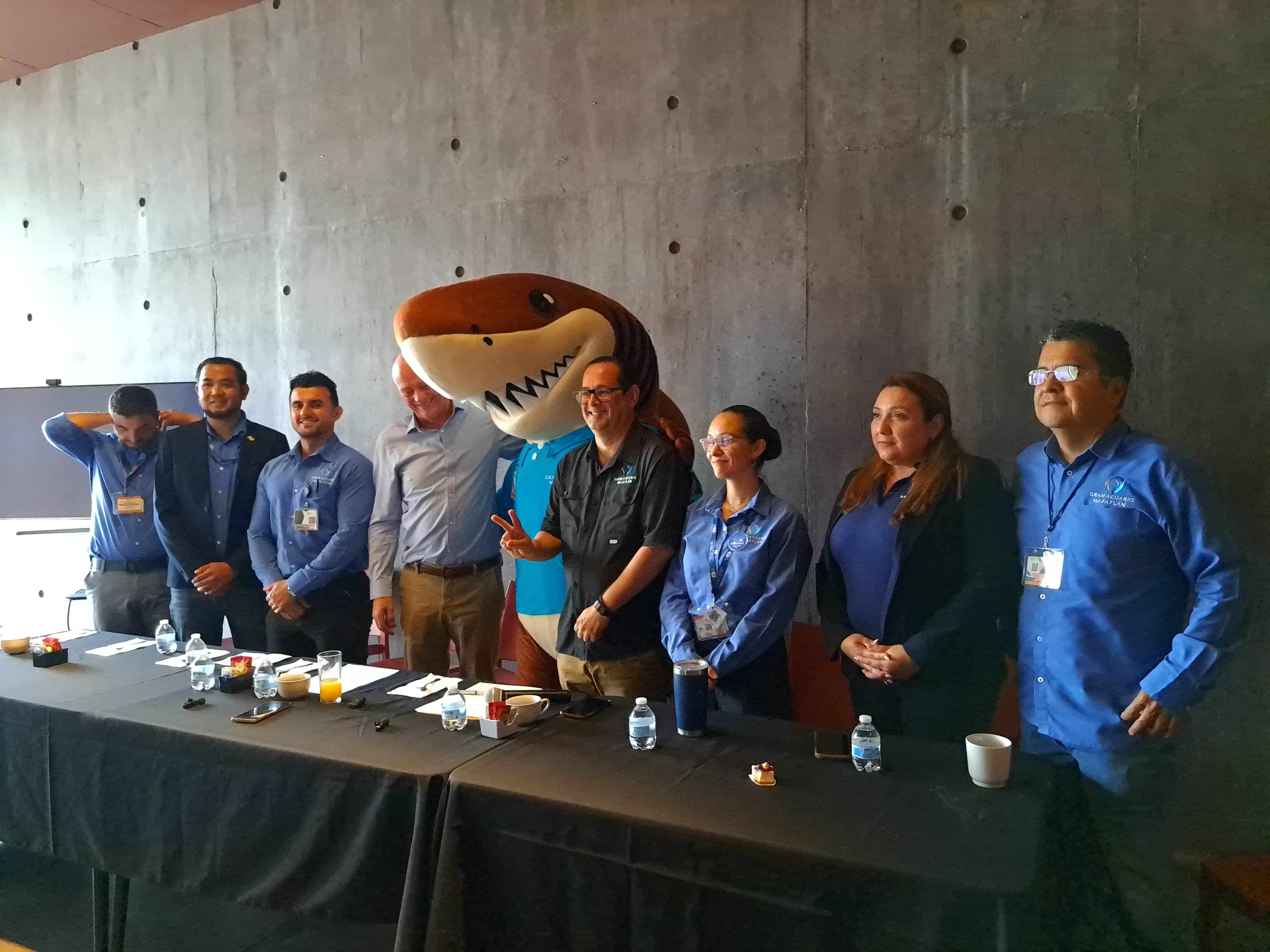 Conferencia de prensa para anunciar las promociones en el Gran Acuario Mazatlán Mar de Cortés.