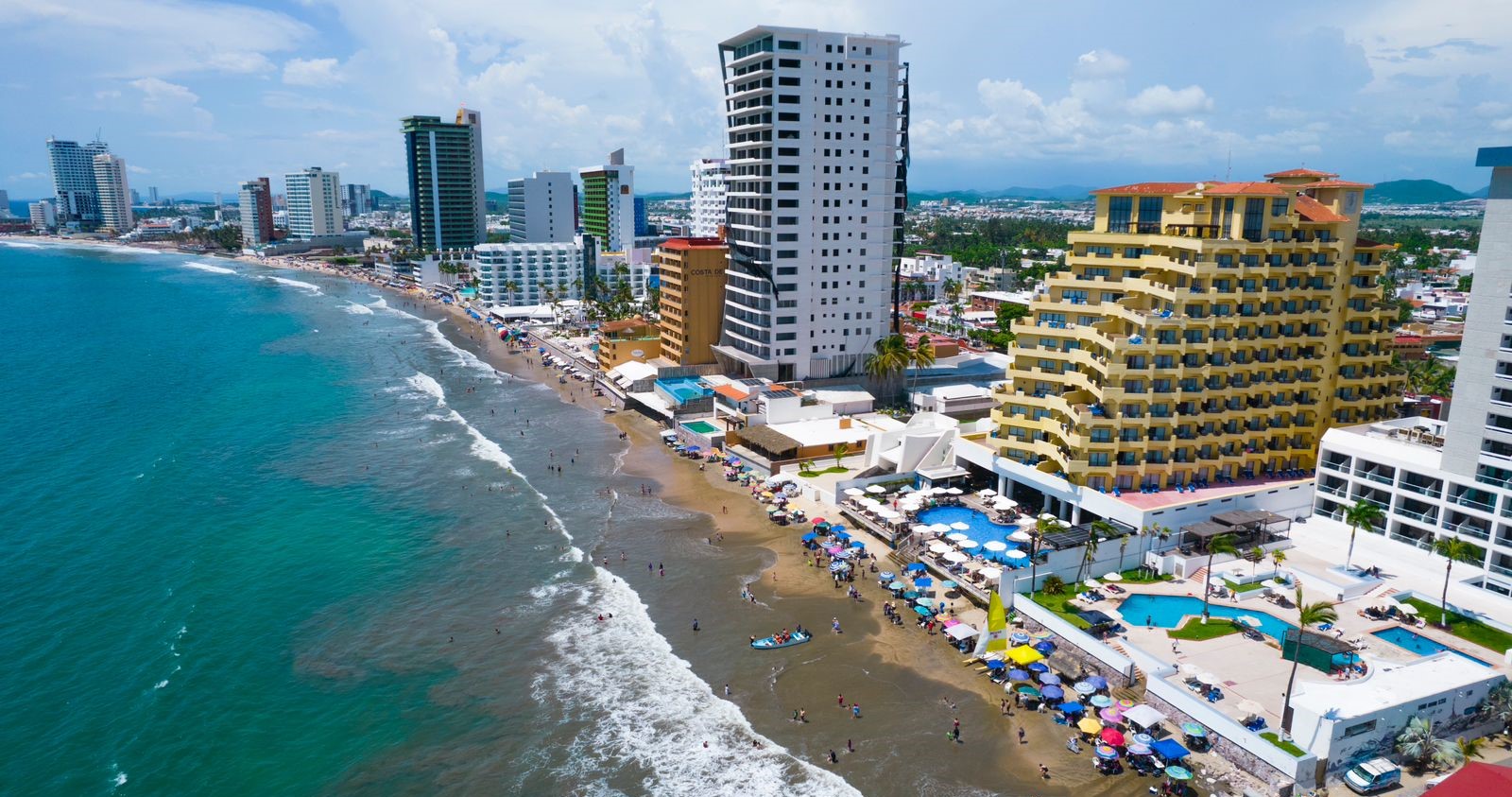 Se construyen 14 hoteles con 2 mil 400 habitaciones