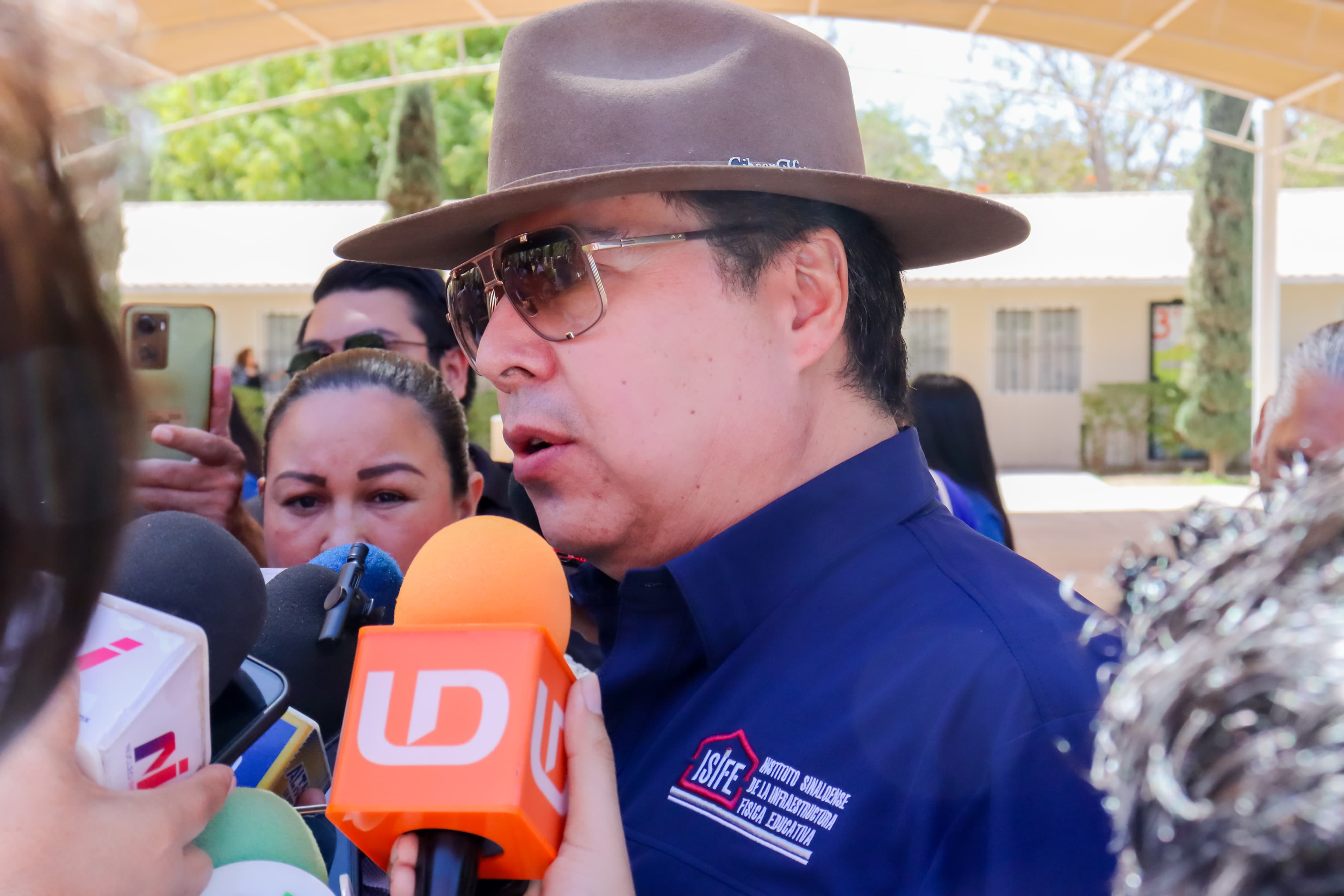 Director Hugo Echave Meneses