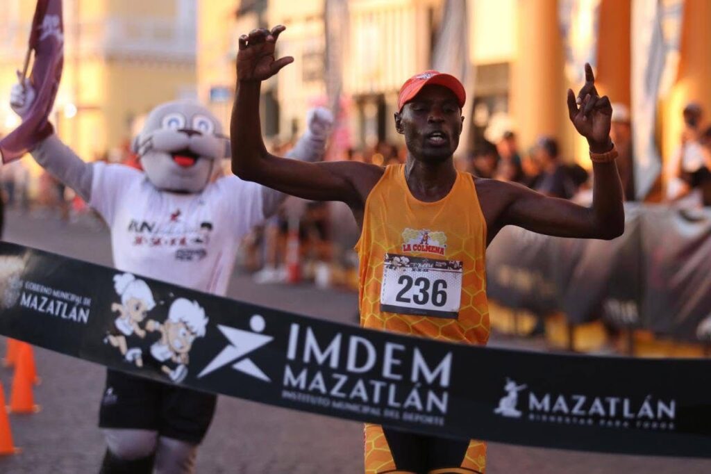 Celebra Imdem su 11 aniversario con gran carrera pedestre en Paseo Olas Altas