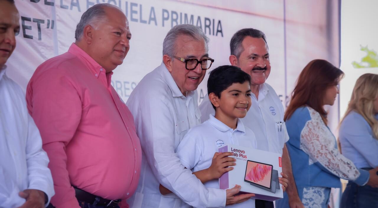 Inauguran Aula de vanguardia con tecnología de punta en Sinaloa