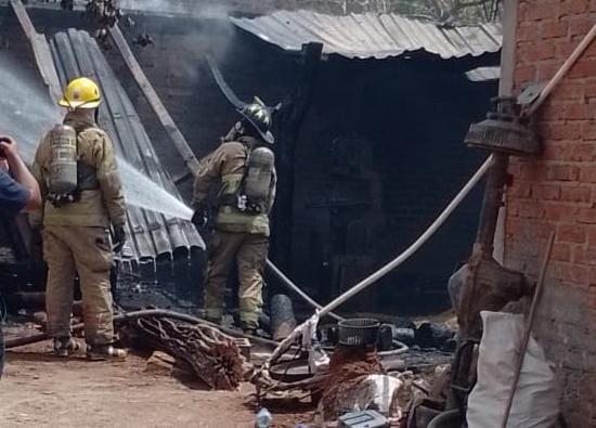 Se incendia una carpintería