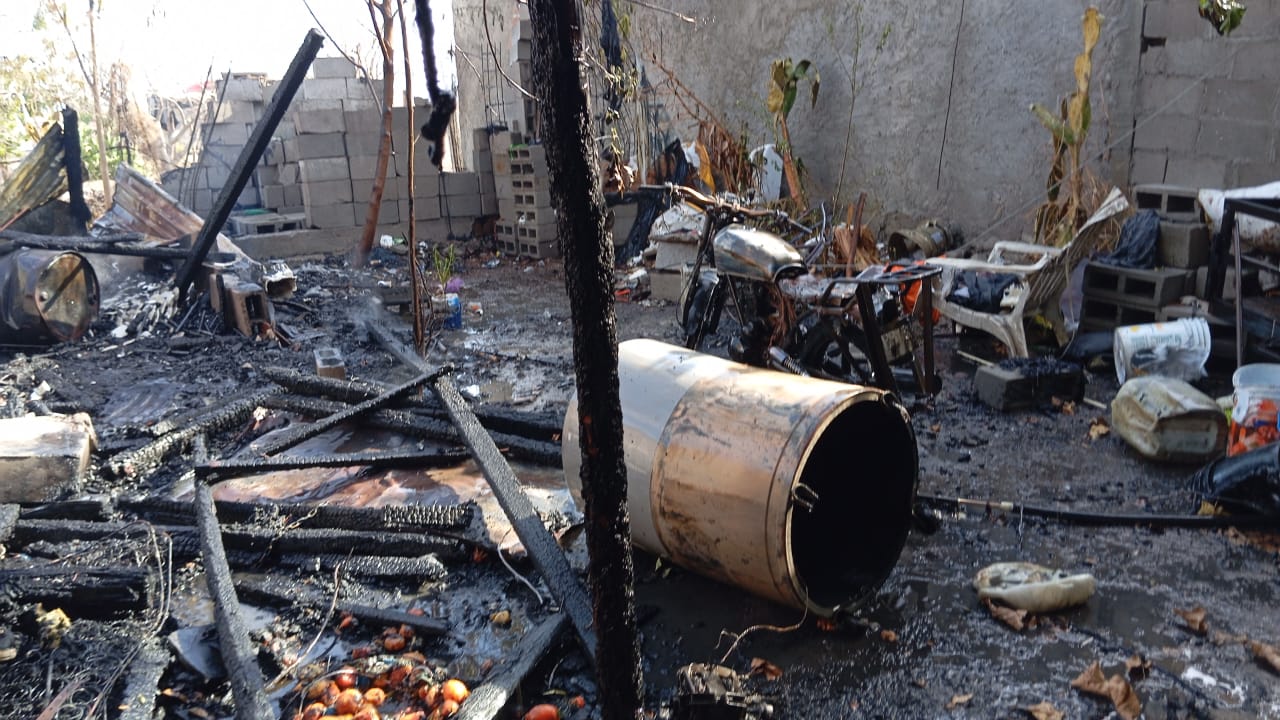 Severos daños tras el incendio en vivienda de Villa Unión.