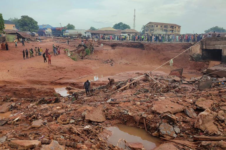 Inundaciones arrasan comunidad en Nigeria; al menos 115 muertos