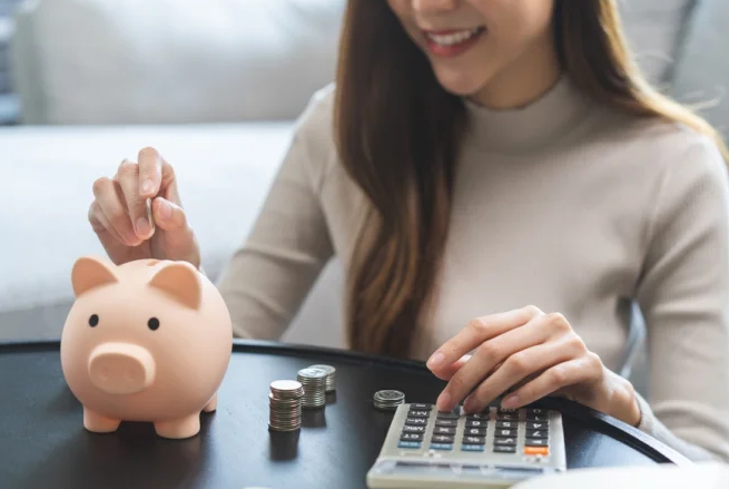 ¡Atención, mujeres! Así pueden hacer crecer su dinero invirtiendo en Cetes