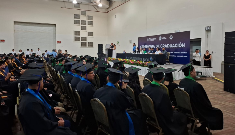 Ceremonia de graduación del Itmaz