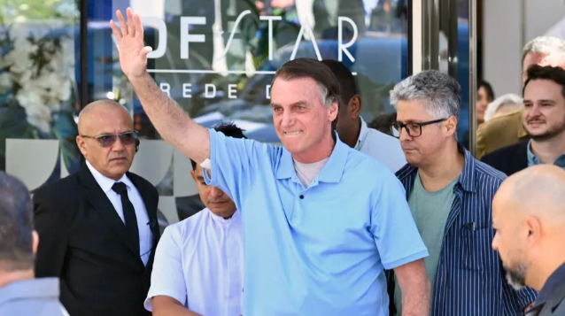 Jair Bolsonaro recibe el alta médica a casi 3 semanas de haber sido hospitalizado en Brasil
