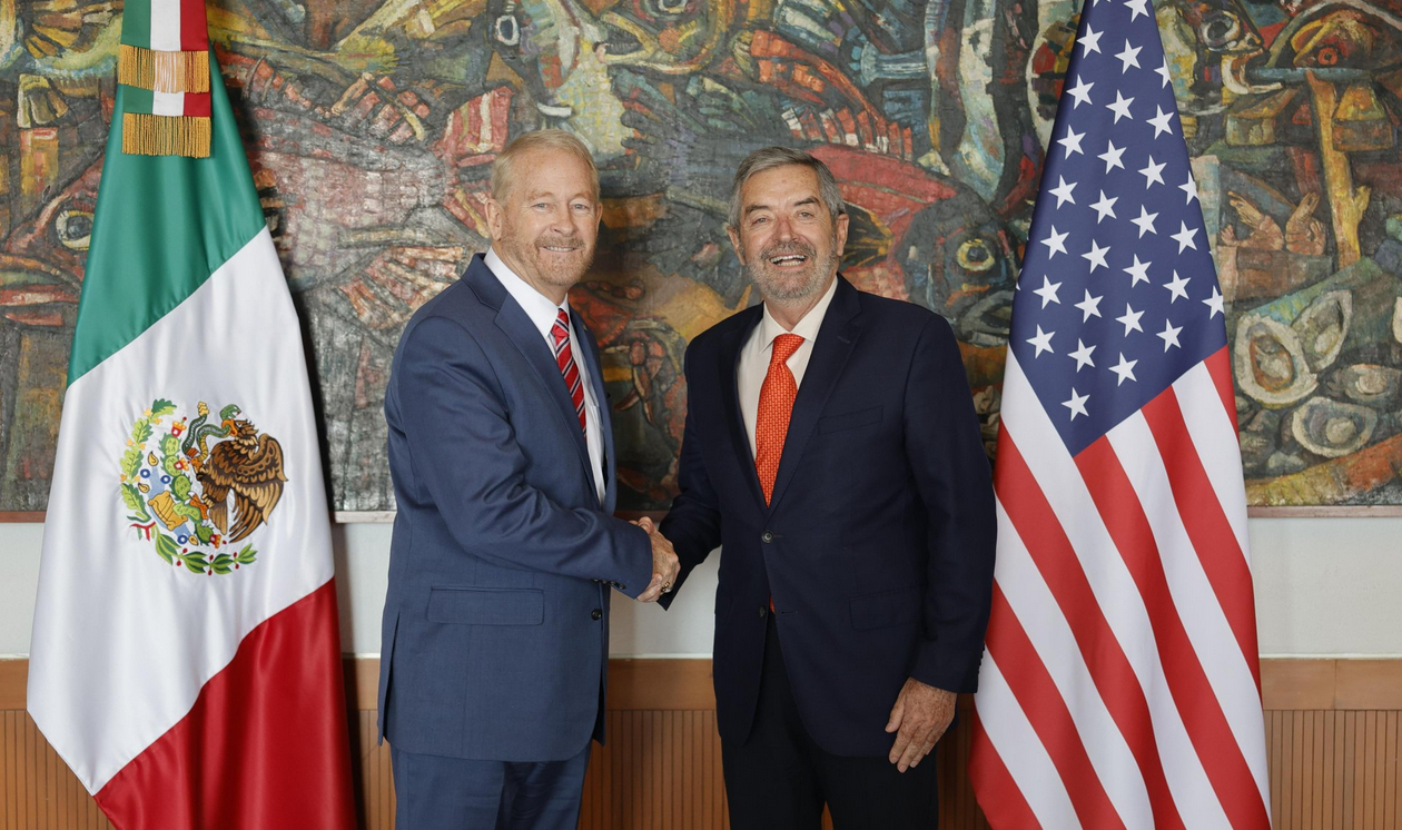 Juan Ramón de la Fuente se reúne por primera vez con Ronald Johnson, nuevo embajador de EU en México