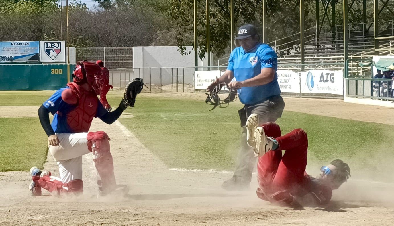 Grandes emociones se vivieron en la octava jornada de la Liga de Béisbol Japac en Culiacán