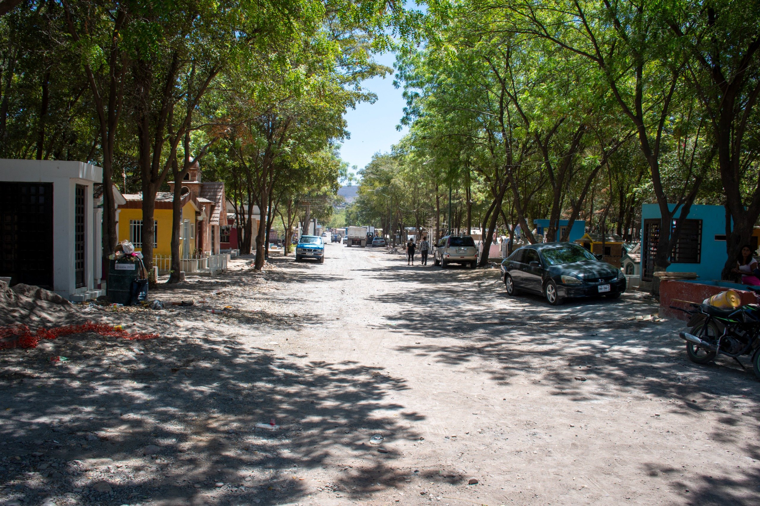 Ayuntamiento de Culiacán realiza limpieza en panteones