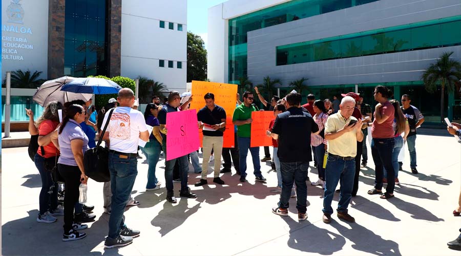 Maestros Villa Juárez se manifiestan en Sepyc