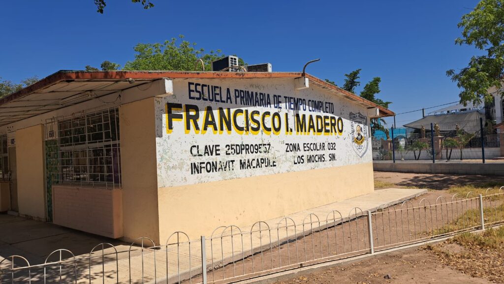 Toman primaria Francisco I. Madero en Los Mochis