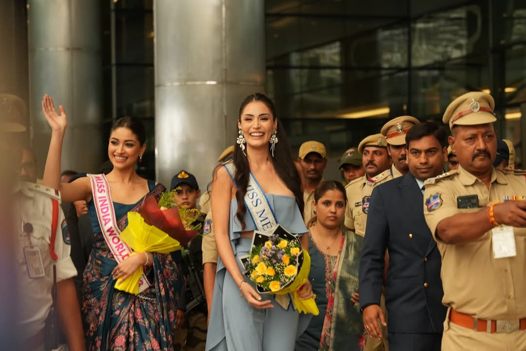Maryely Leal en India acompañada de Nandini Gupta.
