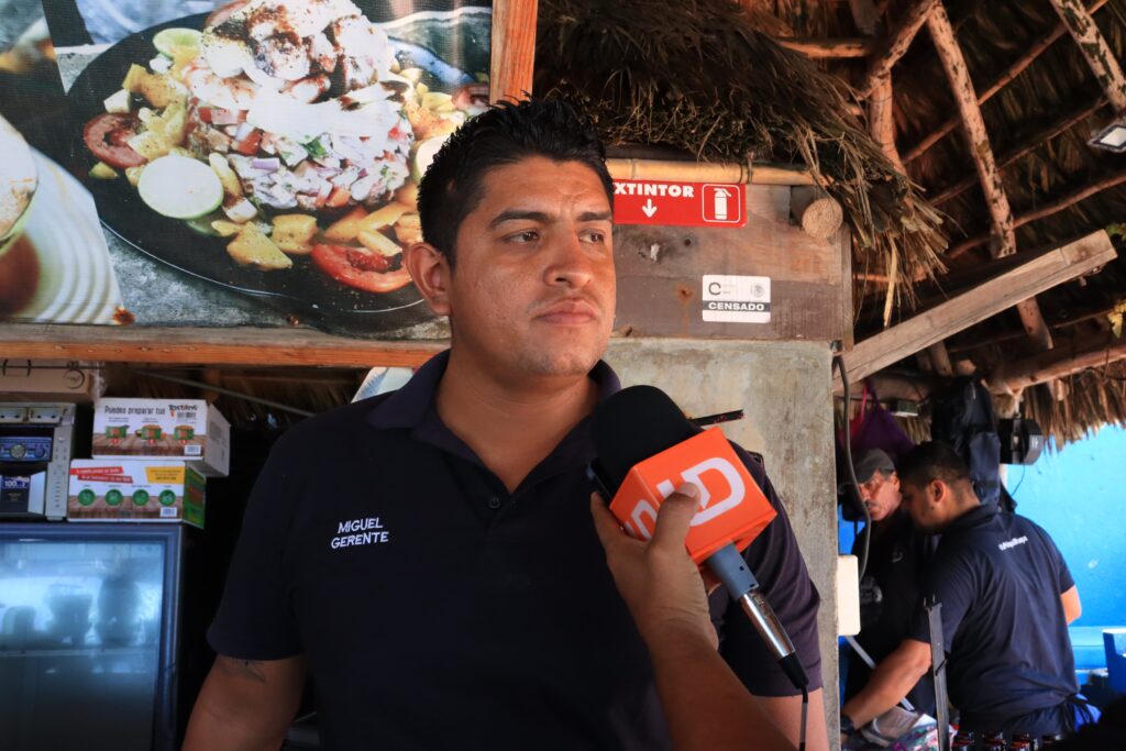 Miguel, encargado de un restaurante ubicado en la playa de la avenida Del Mar